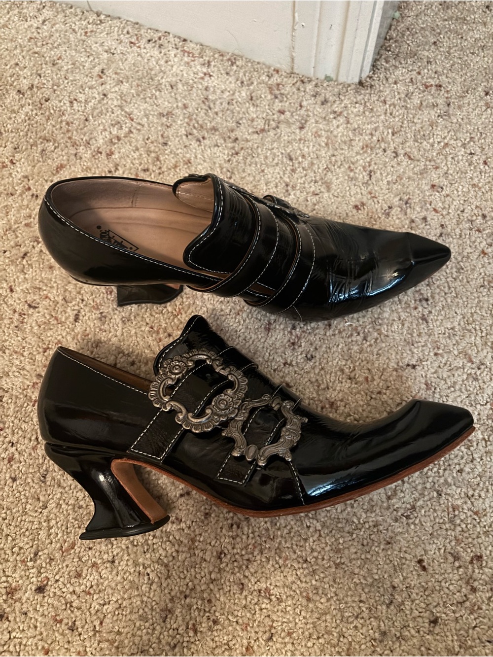 John fluevog CLASSY STROZZI BUCKLED LOAFER HEELS 8 swordfish - Picture 4 of 6